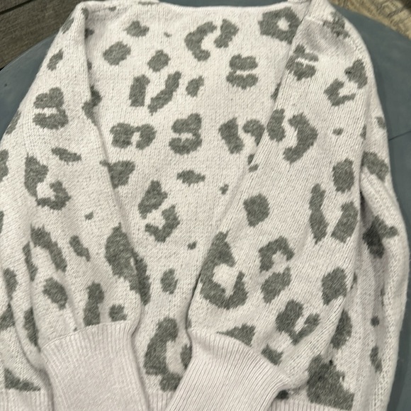 Gray pattern sweater - Picture 4 of 5